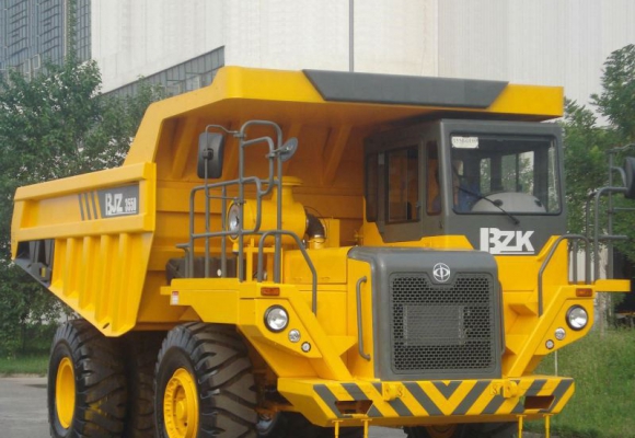 Карьерный самосвал BZK D32